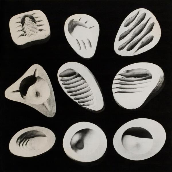 Isamu Noguchi, Ashtray Prototypes, c.  1945–48.  Plaster.  The Noguchi Museum Archives.  ©INFGM / ARS