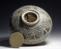 LOT 266: Rare Pre-Historic Anasazi Kiva Jar