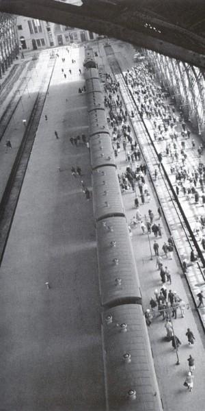 Arkady Shaikhet, Kievsky Station,1936, Image courtesy Arkady Shaikhet 