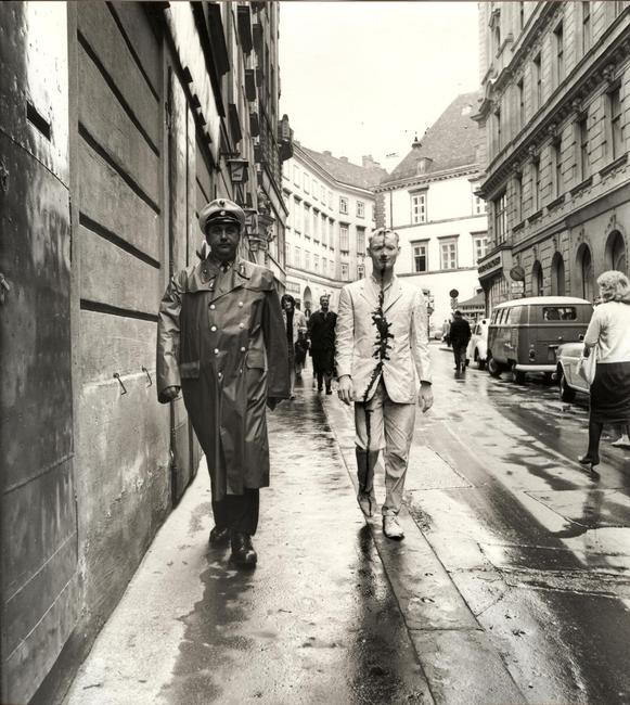 Günter Brus, Wiener Spaziergang, 1965; BRUSEUM/Neue Galerie Graz, Universalmuseum Joanneum; Photo: UMJ/N.  Lackner