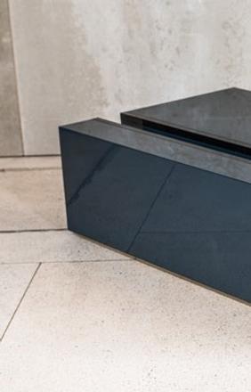 Isabelle Stanislas Table basse Low table in laque and metal Creation date : 2015 Limited edition 9 + 3 Dimensions : H 30 x L 40 x P 110 cm et H 30 x L 12 x P 110 cm 3 000 / 4 000 euros 