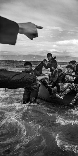 Ashley Gilbertson: Refugees, primarily from Syria, Iraq and Afghanistan, disembark on the island of Lesvos, Greece, 2015 