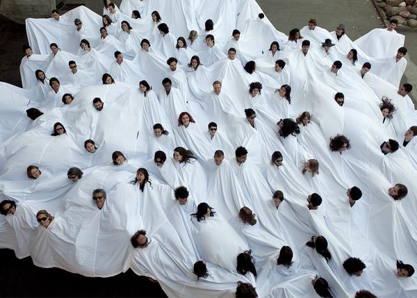 Lygia Pape, Divisor, 1968.  Performance at Museu de Arte Moderna, Rio de Janeiro, Brazil, 2010.  © Projeto Lygia Pape.  Courtesy Projeto Lygia Pape and Hauser & Wirth 