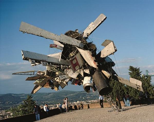 Nancy Rubins, MoMA & Airplane Parts at Forte Belvedere, Florence, Italy (2003).  Airplane parts, steel, black tie-wire cable, 27 x 42 x 25 ft.  Forte Belvedere, Florence, Italy.