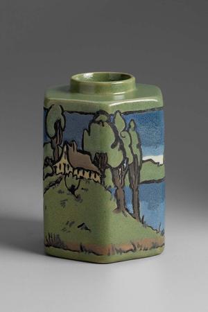 Vase painted by Sara Galner, a Saturday Evening Girl (collection of the Museum of Fine Arts)