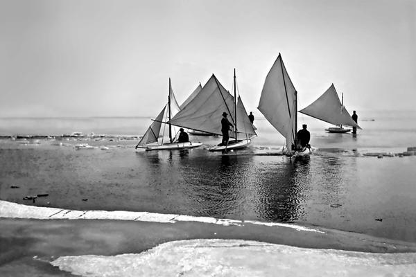 Scooters Taking Water, Climbing to Ice, Bellport, 1904