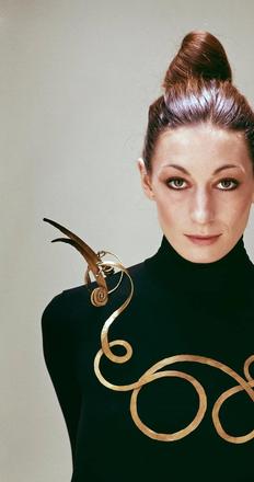 Anjelica Huston wearing The Jealous Husband (c.  1940) by Alexander Calder, 1976, photo by Evelyn Hofer