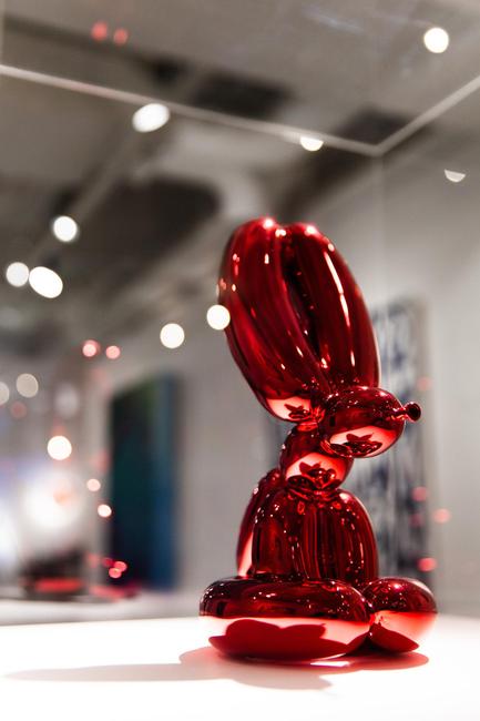 The iconic Red Rabbit by Jeff Koons exhibited at ‘XXI’ 