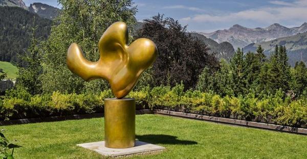 Hans Arp, Ruhendes Blatt (Resting Leaf, 1959) Photo: Image courtesy Stiftung Arp e.V .  and Hauser & Wirth.  Photo: © Dominique Uldry