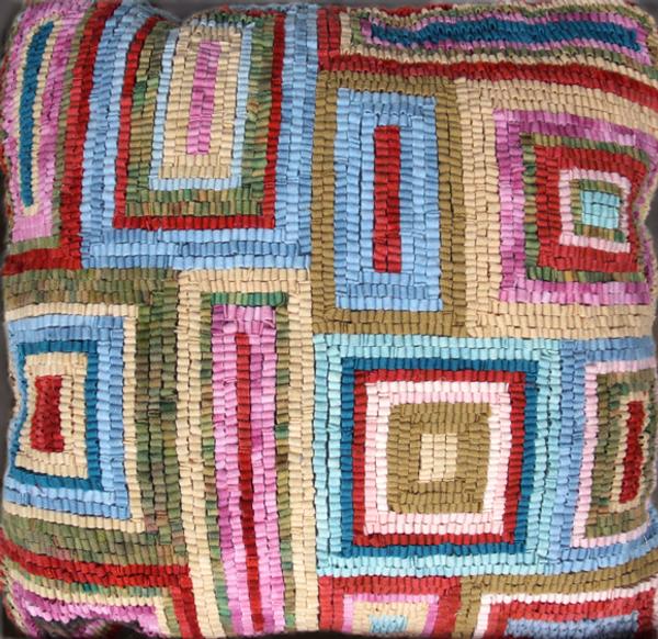 hooked rug pillow 17" x 17"