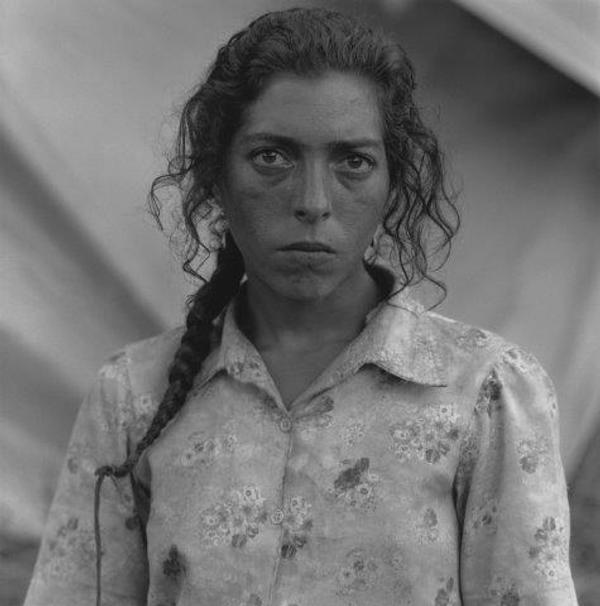 Valdir Cruz, GYPSY WOMAN, Mulher cigana, Guarapuava series, 1991, pigment on paper, 40x40.  