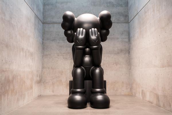 Kaws, "Companion (Passing Through)" at the Modern Art Museum of Fort Worth in "KAWS WHERE THE END STARTS," Oct 20, 2016 - Jan 22, 2017.