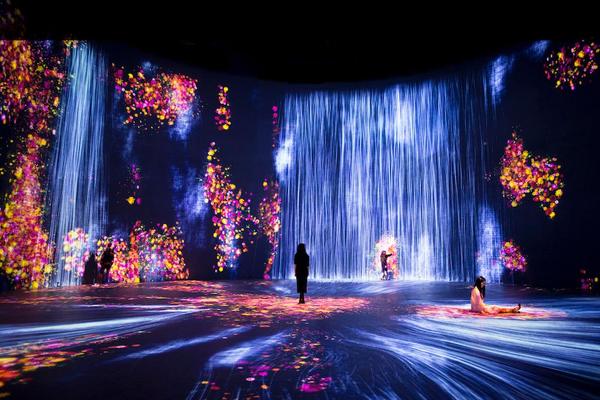 teamLab, Exhibition view of Every Wall is a Door, 2020.  Superblue Miami, Miami, Florida © teamLab, courtesy Pace Gallery 