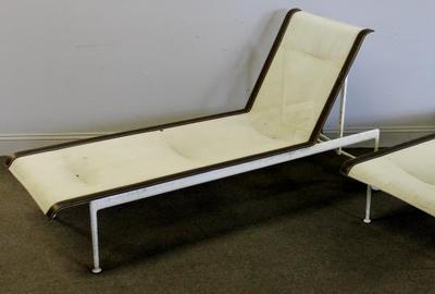 2 of 5 Richard Schultz for Knoll Chaise Lounges