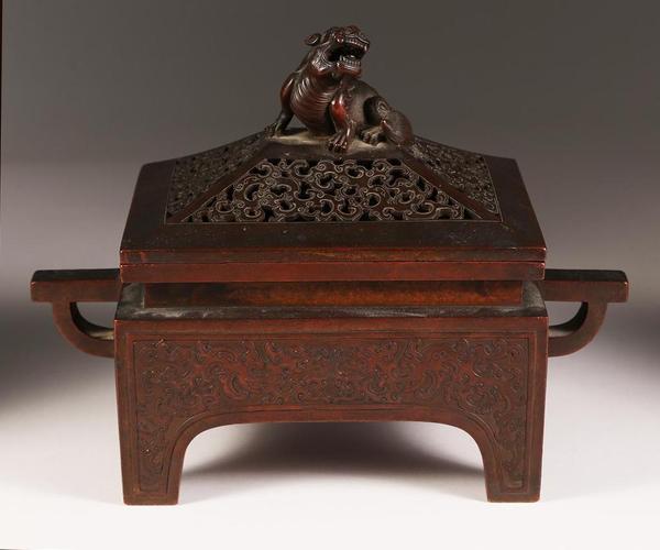 An 18th century Chinese Bronze Censer and Cover sold for 25 times more than its original estimate.