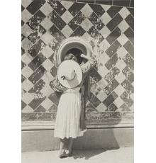 Manuel Álvarez Bravo, “La Hija de los Danzantes (The Daughter of the Dancers),” 1933 (printed 1981).  Platinum print, ed.  11/25, from the “Platinum Portfolio.” SBMA, Gift of Joan Almond. 