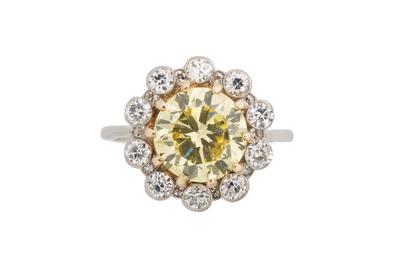 LOT 227: FANCY INTENSE YELLOW DIAMOND RING, 3.26 cts.