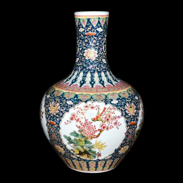 Lot 241, sumptuous Famille rose vase.  (Gianguan Auctions, Autumn Asian Art sale.)