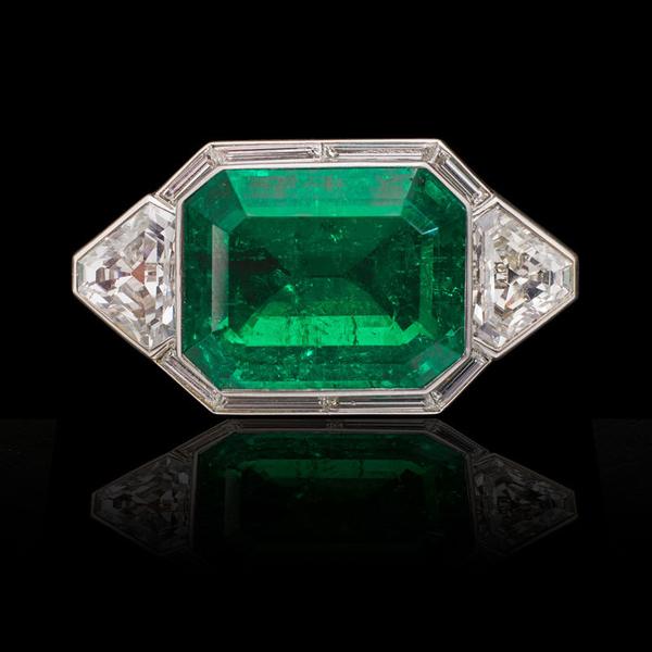 Lot 2427 Magnificent Unenhanced Classic Columbian Emerald Approx.  29 cts.  Sold for: $1,030,000