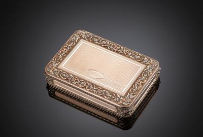 Yellow, green and rose golds create a subtle yet stunning effect in this Swiss snuffbox