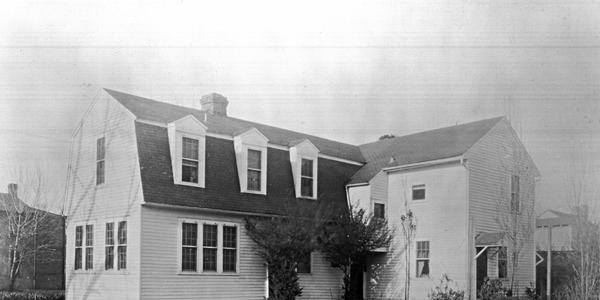 The Bray-Digges House in its original location on Prince George Street, c.  1928