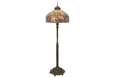 The top lot of the auction was this Tiffany Studios “Peony Border” floor lamp that earned $151,250.