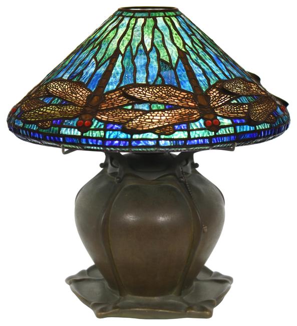 A top lot was a circa 1905-10 Tiffany Studios “Dragonfly” table lamp having a “Pepper” base and measuring 18 inches tall that fetched $87,725