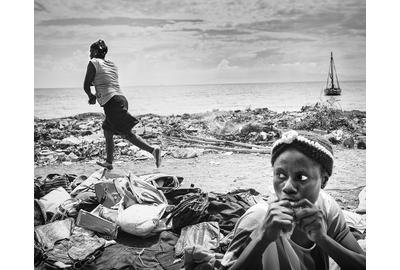 Alain Licari, Roots.  Market (Haïti), Epson Premium Luster 260, 24'' x 18''