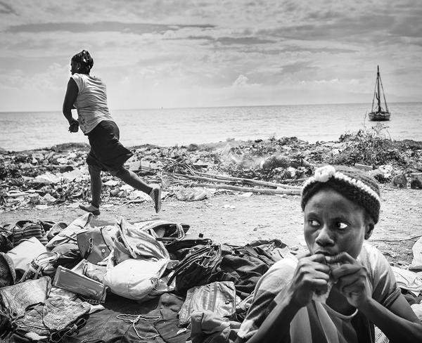 Alain Licari, Roots.  Market (Haïti), Epson Premium Luster 260, 24'' x 18''