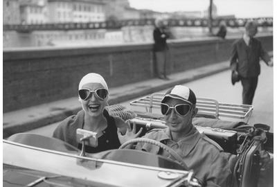 Ruth Orkin, Couple in MG, Florence, 1951