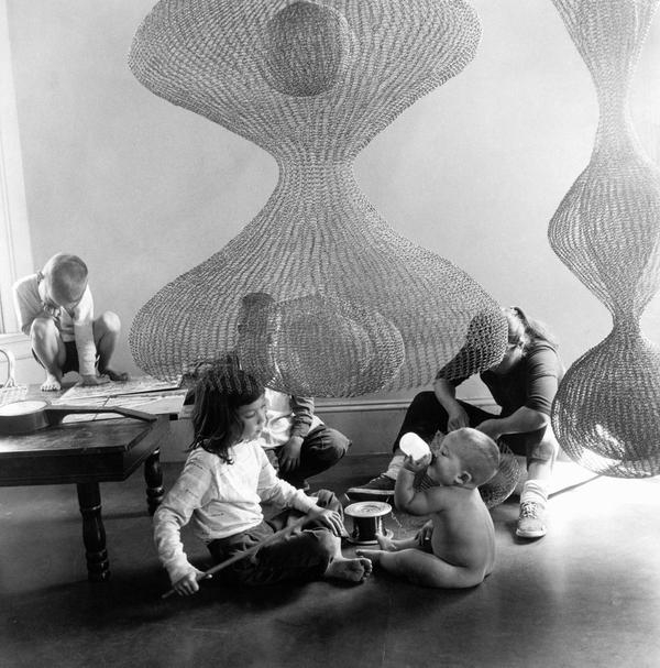  Ruth Asawa and her Children, 1957.  © 2015 Imogen Cunningham Trust.  Photo by Imogen Cunningham 