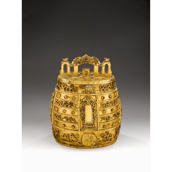 Invaluable offers online bidding on this rare Chinese gilt bronze ritual bell dating back to the Qianlong period, which is estimated to realize $100,000 - $150,000 in Freeman's Asian Art auction on March 14, 2015.  