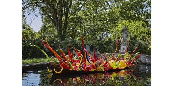 Dale Chihuly, Fiori Boat, 2018 6½ x 24½ x 8' Cheekwood Estate & Gardens, Nashville, installed 2020 