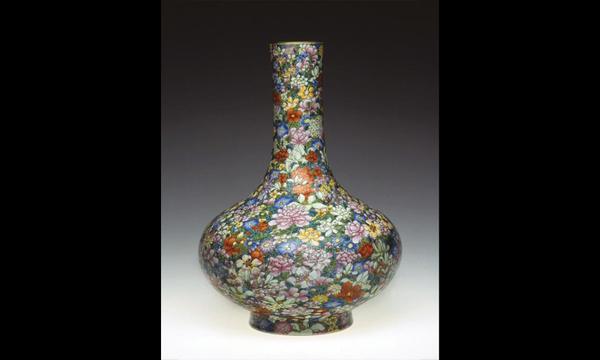 Vase with “hundred flowers” decoration, 1736–1795.  China; Jiangxi province.  Porcelain.  Asian Art Museum, The Avery Brundage Collection, B65P13.  Photograph © Asian Art Museum.  