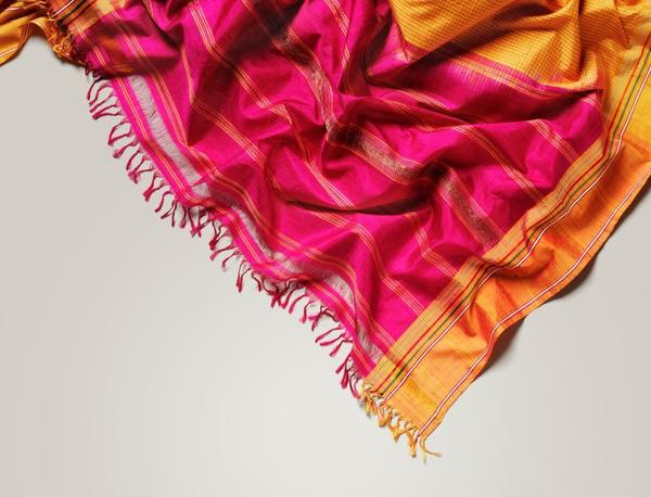 Sari (detail), woven silk, Bangalore, ca.  1867, © Victoria and Albert Museum, London 