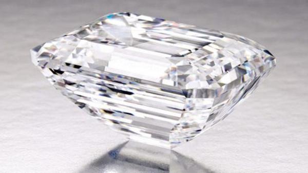 100-carat diamond to be offered at Sotheby's New York on April 21, 2015.  It is expected to fetch $19 million to $25 million.