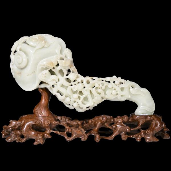 Qing carved jade scepter.  Gianguan Auctions.  March 18, 2019.