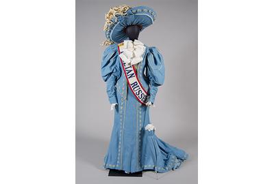 Robert Indiana, Costume for Lillian Russell in The Mother of Us All, 1976.  Felt with wire and parasol armature.  Collection of the McNay Art Museum, Gift of The Tobin Endowment.  © 2013 Morgan Art Foundation, Artists Rights Society (ARS), New York