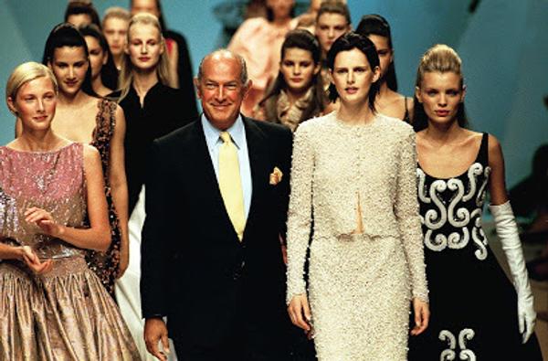 Oscar de la Renta: The Retrospective at the de Young