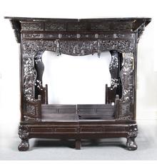 The sale’s centerpiece lot is this spectacular Chinese carved canopy bed that singer Johnny Cash and his wife June Carter Cash shared in their home of 35 years in Hendersonville, Tennessee.