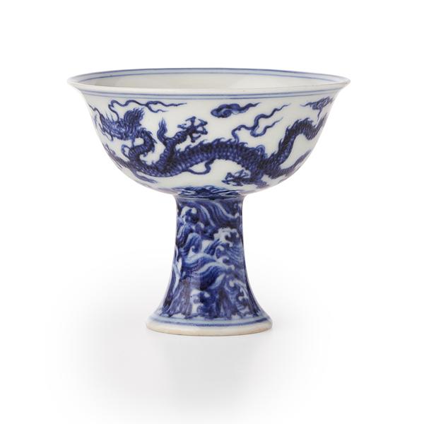 HIGHLY IMPORTANT BLUE AND WHITE 'DRAGON' STEM CUP XUANDE SIX-CHARACTER MARK AND OF THE PERIOD SOLD FOR HK$ 41,560,000 | MAY 2016