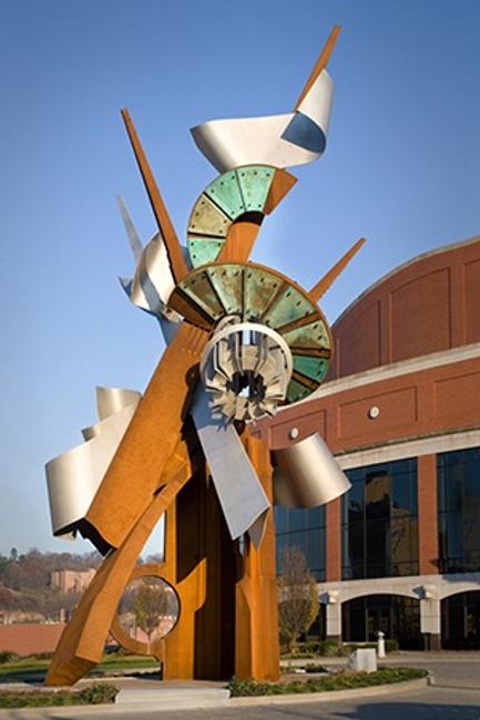 Albert Paley.  Clay Center "Hallelujah".  2009.  Painted steel.  Courtesy of Paley Studios.  © Courtesy of Paley Studios Archive 