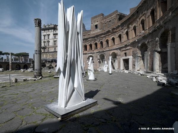 Museo dei Fori Imperiali – Mercati di Traiano in Rome hosts the exhibition “Pablo Atchugarry.  Eternal City, eternal marbles"