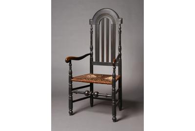 Rare William and Mary bannister-back armchair, manufactured along the Delaware River between Philadelphia and Wilmington, circa 1720.