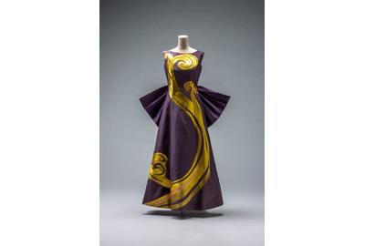 Toshiko Yamawaki (1887–1960), Japan, Evening Dress with Wave Motif, 1956, silk taffeta with gold-thread embroidery, Collection of The Kyoto Costume Institute, Inv.  AC12555 2011-8-35AB, Gift from Yamawaki Fashion Art College, photo by Takashi Hatakeyama