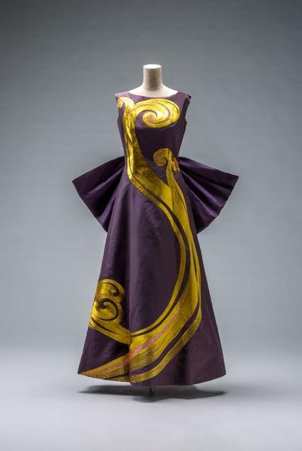 Toshiko Yamawaki (1887–1960), Japan, Evening Dress with Wave Motif, 1956, silk taffeta with gold-thread embroidery, Collection of The Kyoto Costume Institute, Inv.  AC12555 2011-8-35AB, Gift from Yamawaki Fashion Art College, photo by Takashi Hatakeyama