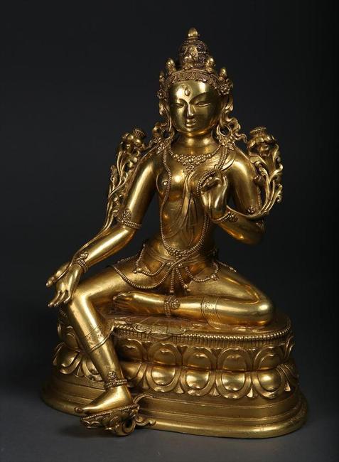 A Mongolian Gilt Bronze Seated Figure, Tara, 17th/18th century