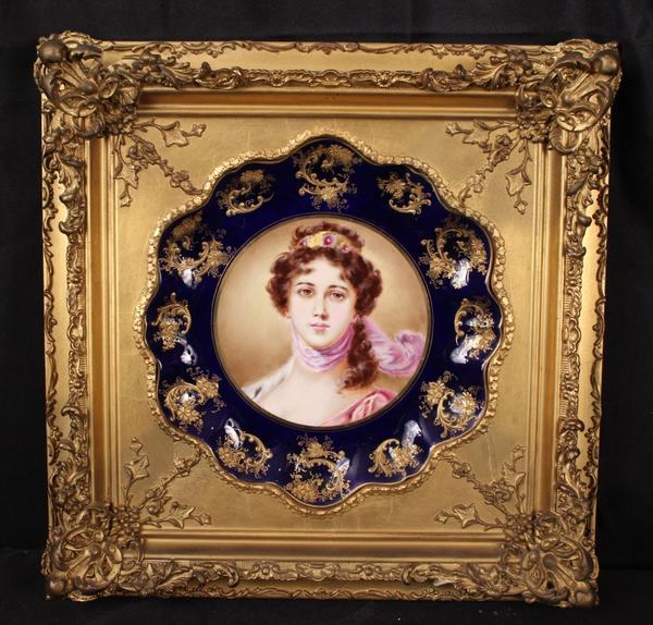 Beautiful Victorian hand-painted plate in a gold leaf frame, signed Aynsley (England), 13 inches by 13 inches.