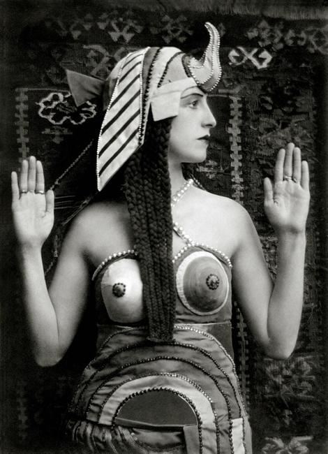 Lubov Tchernicheva as Cleopatra.  1918.  