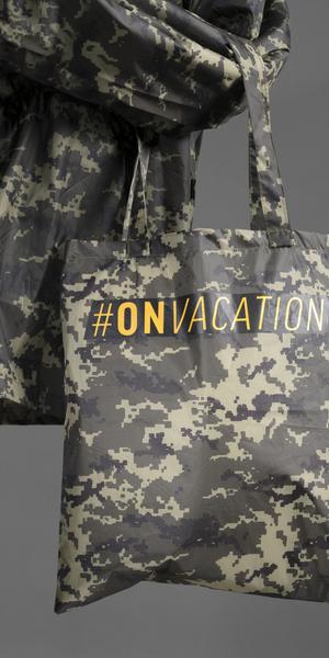 Anonymous Ukrainian artists, Tote bag from #ONVACATION, an Unsanctioned Project of the 56th Venice Biennale, 2015.  15 1/4 × 13 5/8 in.  Clark Art Institute Library, Venice Biennale Ephemera Collection 